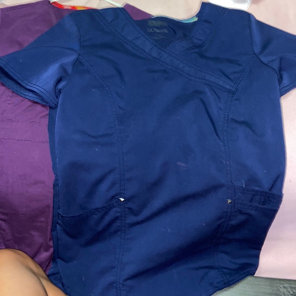 Scrub set 3 small but fit like medium